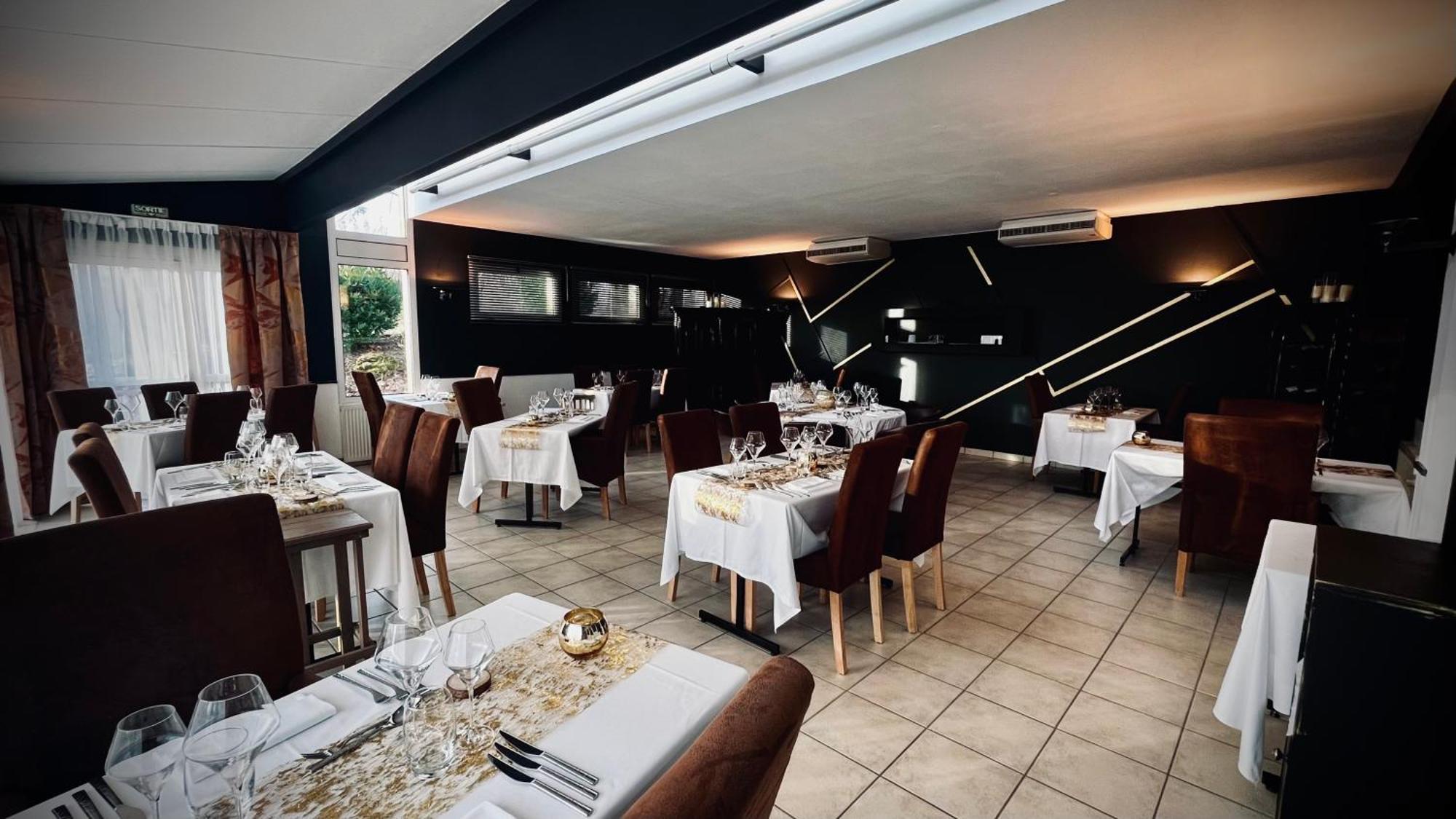 Logis Le Relais De La Voie Sacree Hotel Issoncourt Eksteriør billede