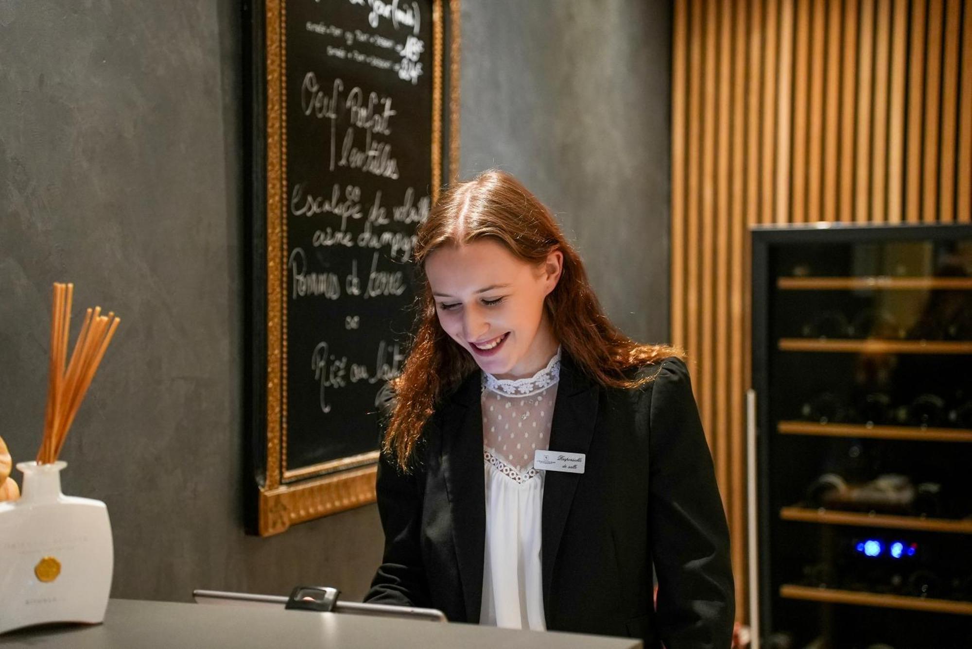 Logis Le Relais De La Voie Sacree Hotel Issoncourt Eksteriør billede
